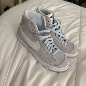 Nike Blazer Mid '77 Suede shoe